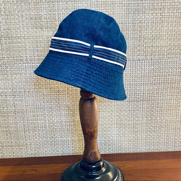 🌟HP🌟NWOT Dark Blue Chambray Buckle Cloche Bucket Hat - Picture 8 of 11